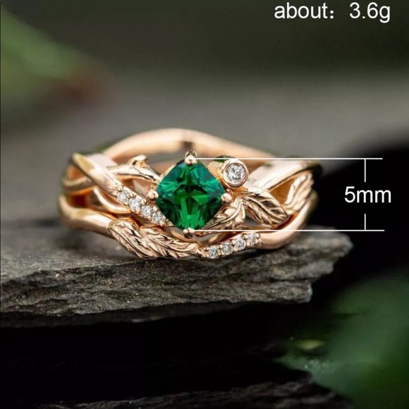 18k gold green crystal & white diamonds ring - Picture 3 of 5
